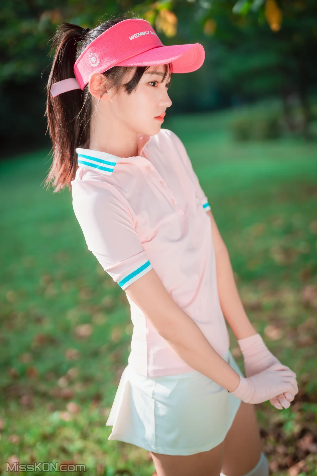 DJAWA Photo – HENDOONG (혠둥이): “On Green” (101 photos) 0 DJAWA Photo – HENDOONG (혠둥이): “On Green” (101 photos) 0