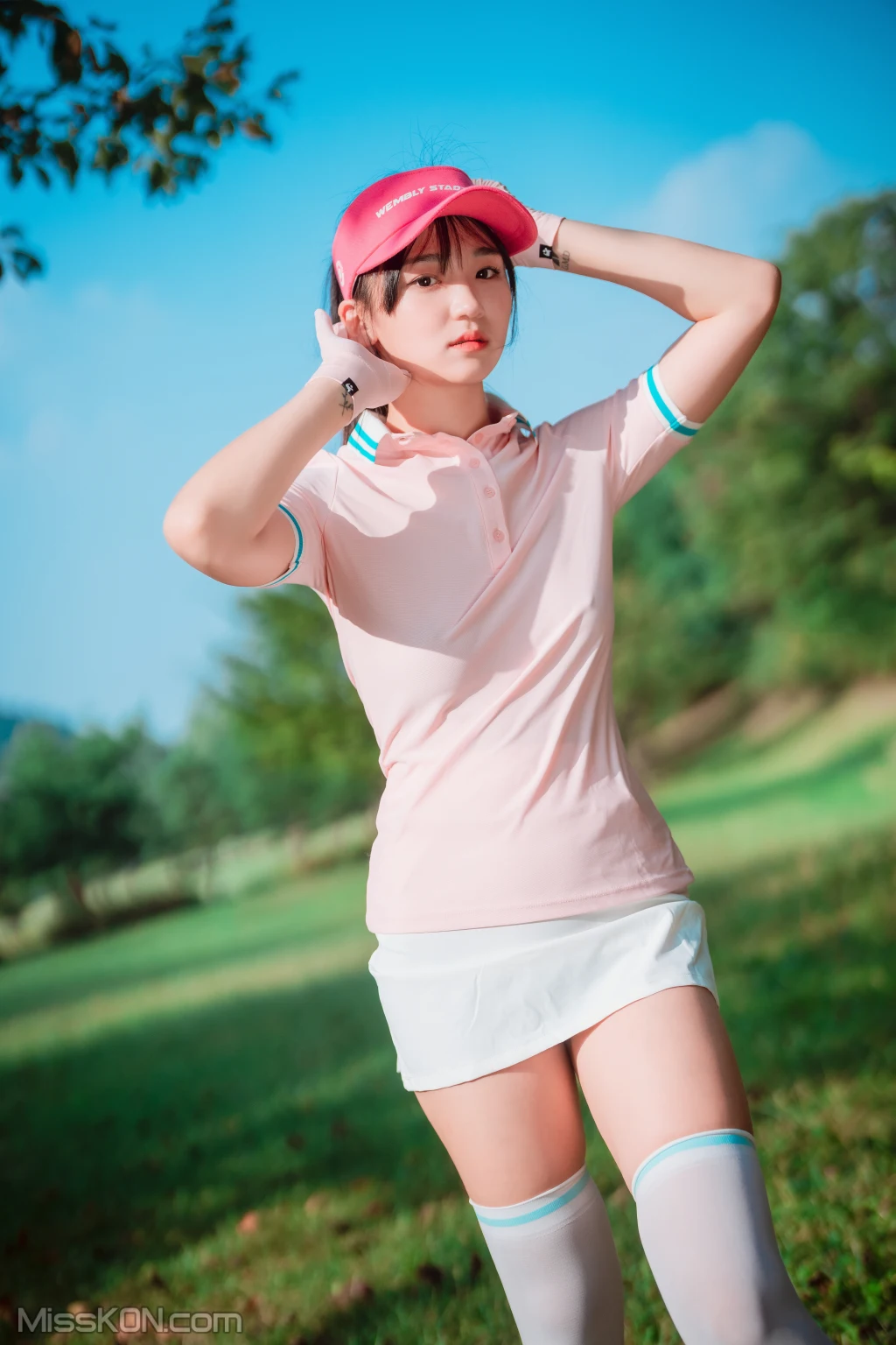 DJAWA Photo – HENDOONG (혠둥이): “On Green” (101 photos) 5 DJAWA Photo – HENDOONG (혠둥이): “On Green” (101 photos) 5