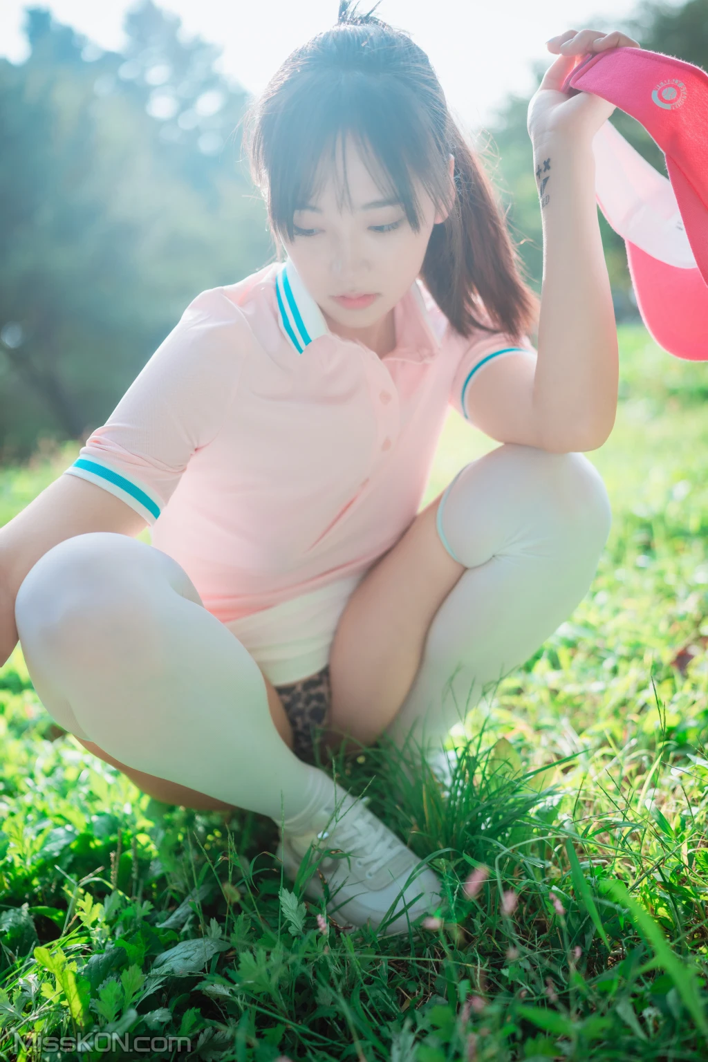 DJAWA Photo – HENDOONG (혠둥이): “On Green” (101 photos) 8 DJAWA Photo – HENDOONG (혠둥이): “On Green” (101 photos) 8