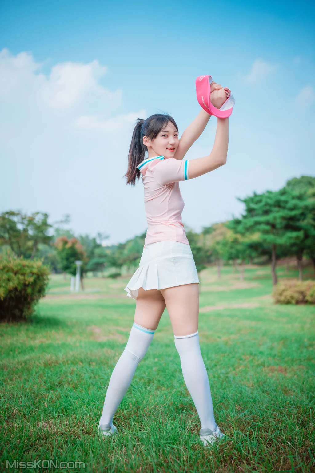 DJAWA Photo – HENDOONG (혠둥이): “On Green” (101 photos) 9 DJAWA Photo – HENDOONG (혠둥이): “On Green” (101 photos) 9