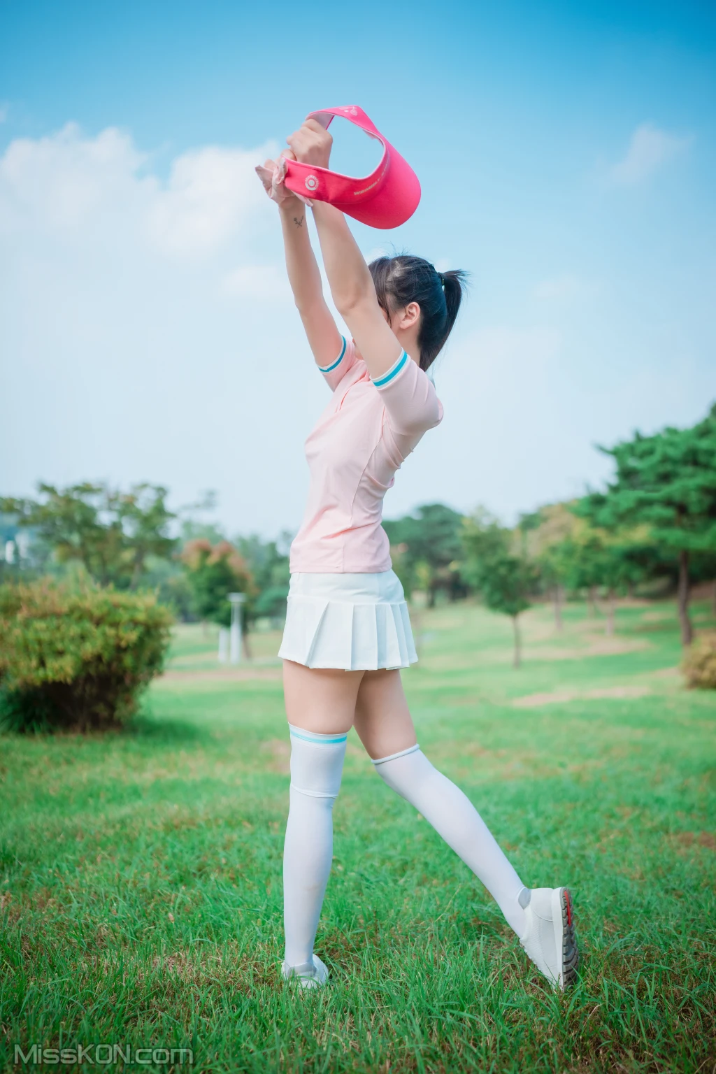 DJAWA Photo – HENDOONG (혠둥이): “On Green” (101 photos) 10 DJAWA Photo – HENDOONG (혠둥이): “On Green” (101 photos) 10