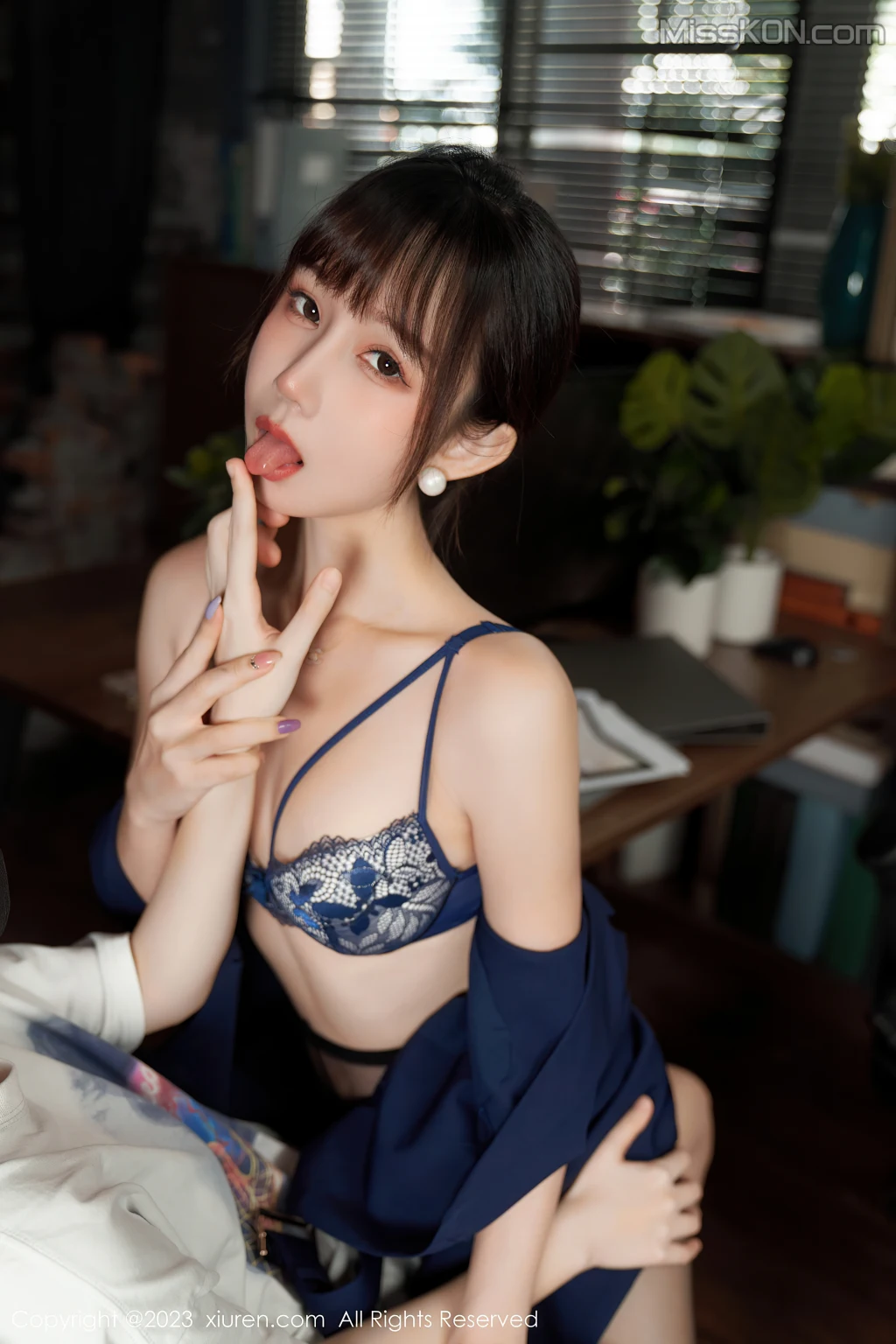 XIUREN No.6735 – 6742 (643 photos) 10 XIUREN No.6735 – 6742 (643 photos) 10