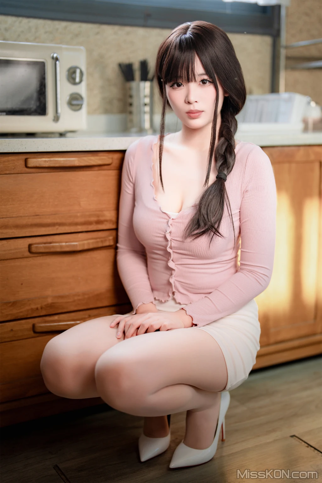 Coser@轩萧学姐: 人妻太太2 (132 photos ) 