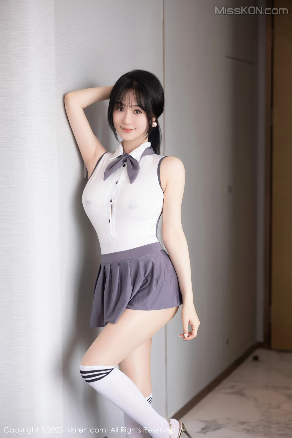XIUREN No.6811 – 6818 (665 photos) 13 XIUREN No.6811 – 6818 (665 photos) 13