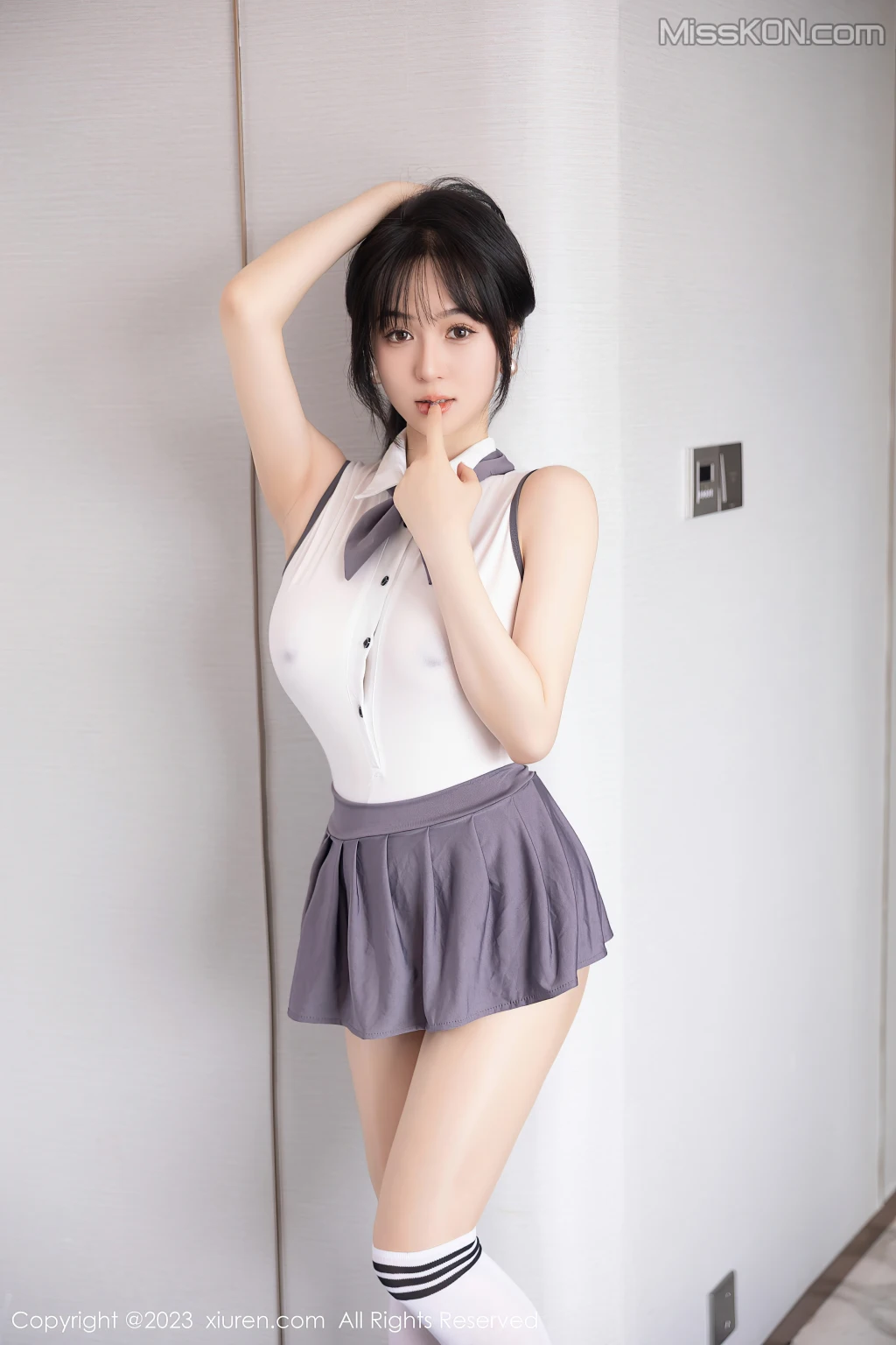 XIUREN No.6811 – 6818 (665 photos) 19 XIUREN No.6811 – 6818 (665 photos) 19