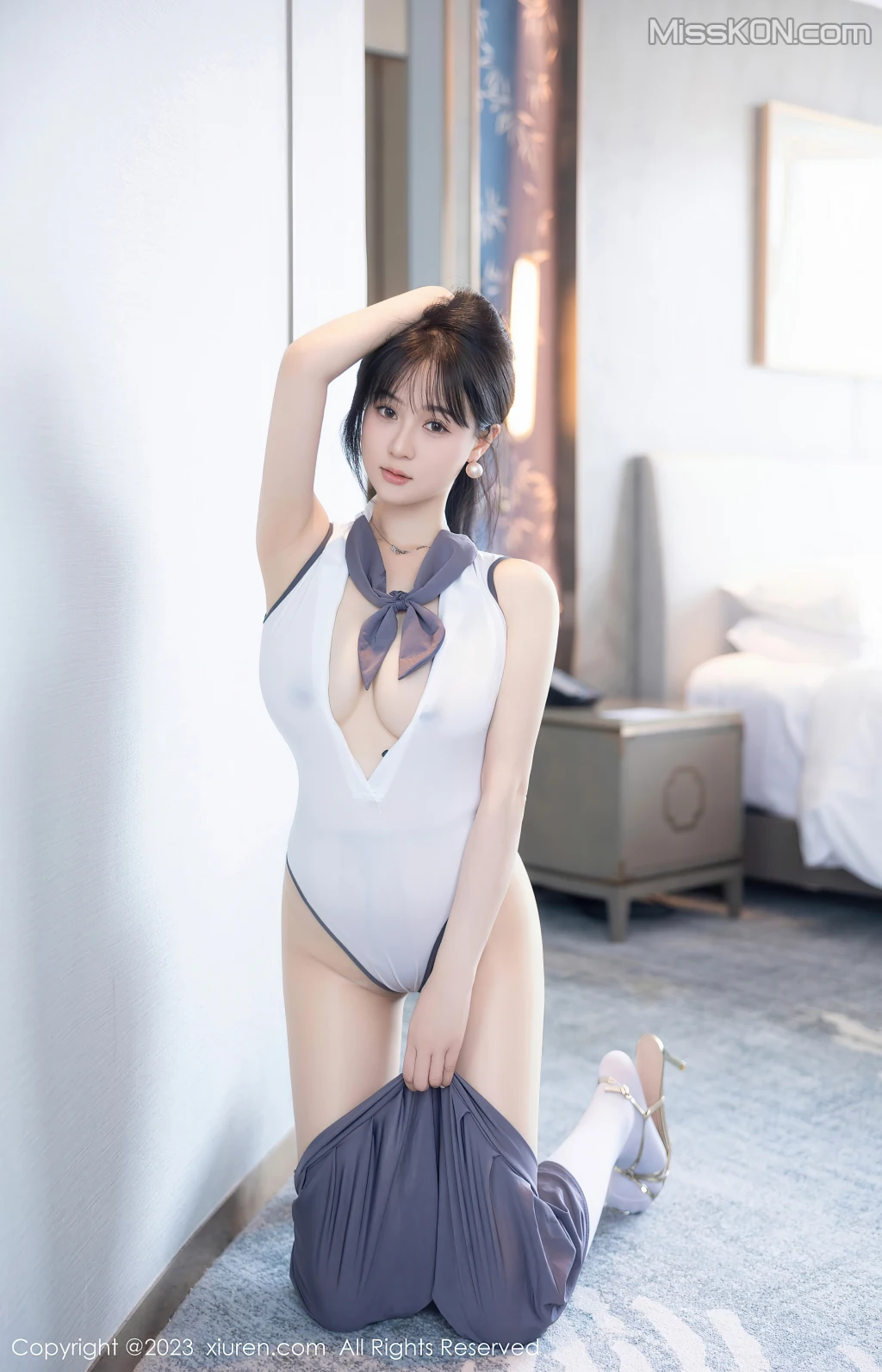 XIUREN No.6811 – 6818 (665 photos) 8 XIUREN No.6811 – 6818 (665 photos) 8
