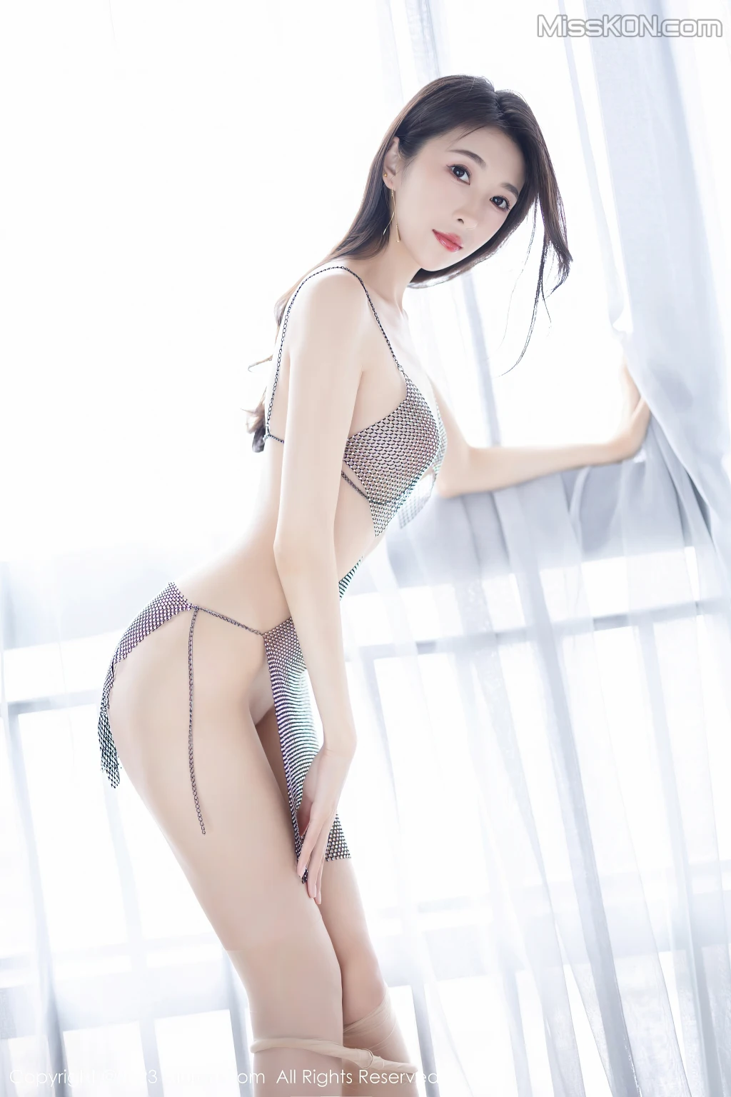 XIUREN No.6811 – 6818 (665 photos) 8 XIUREN No.6811 – 6818 (665 photos) 8