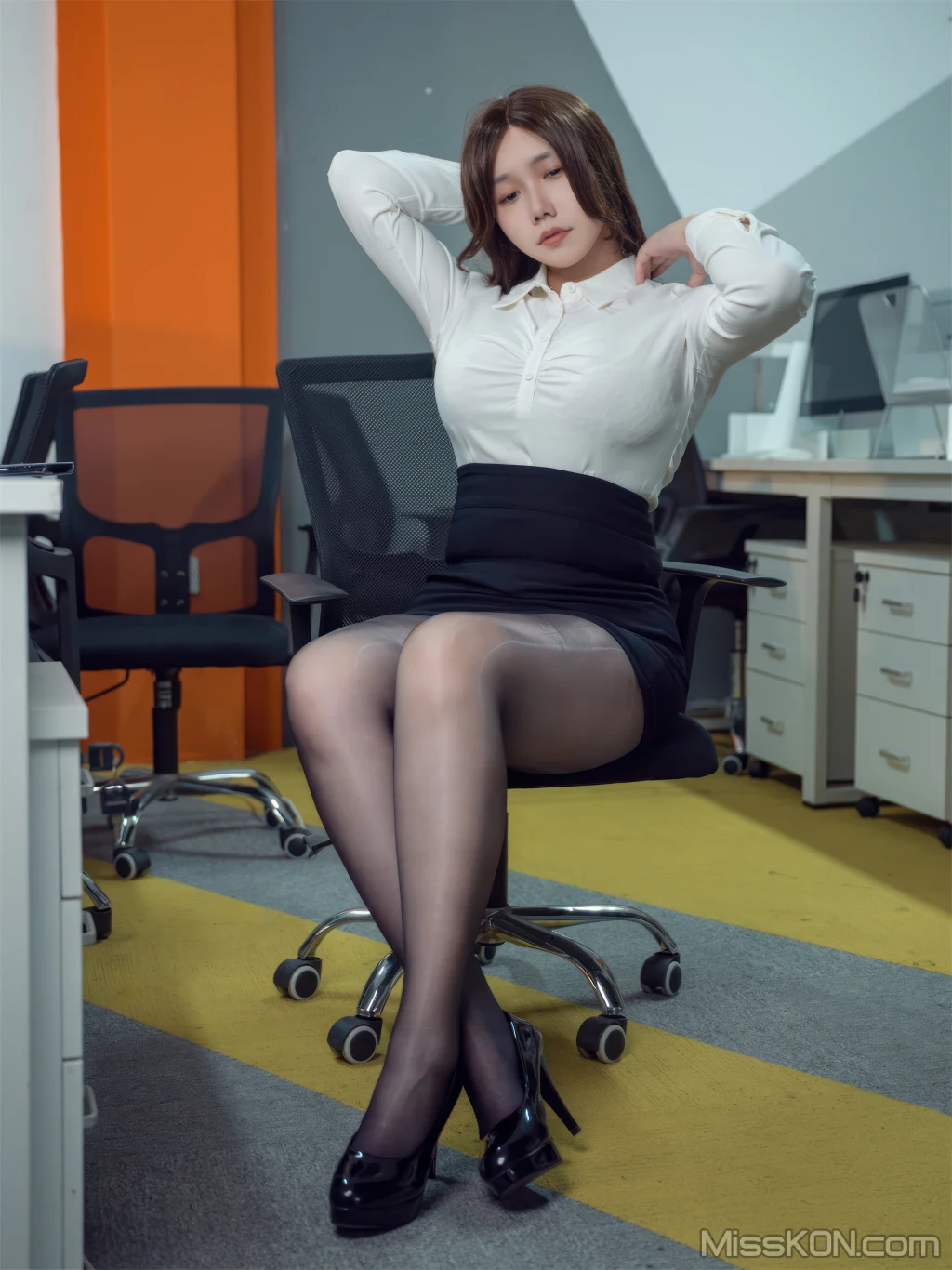 Coser@麻花麻花酱: OL白衬衫姐姐 (40 photos ) 