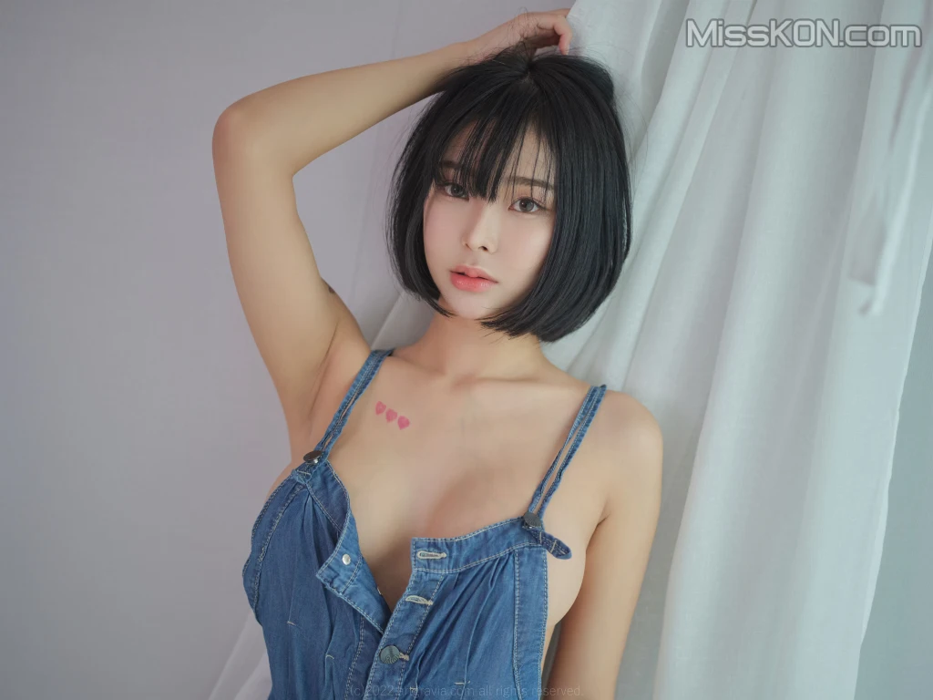 AG.402: Mina (민아) (107 photos) 