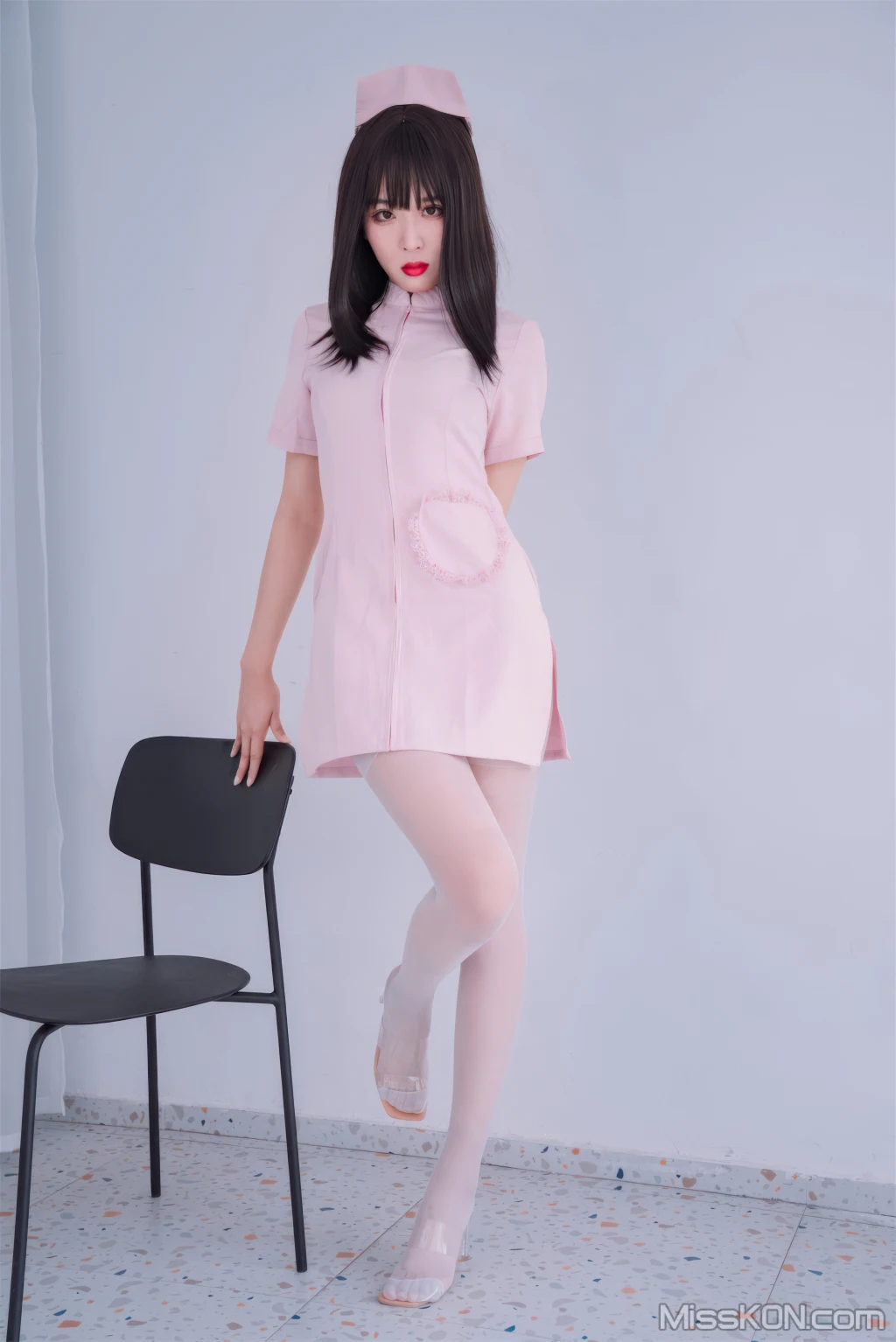 Coser@轩萧学姐: 粉色护士 (59 photos ) 