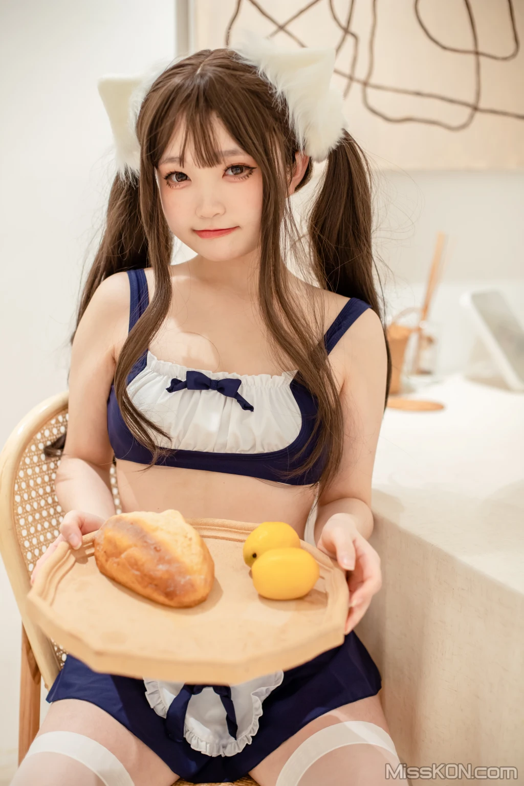 Coser@神沢永莉: 女仆死库水 (39 photos) 