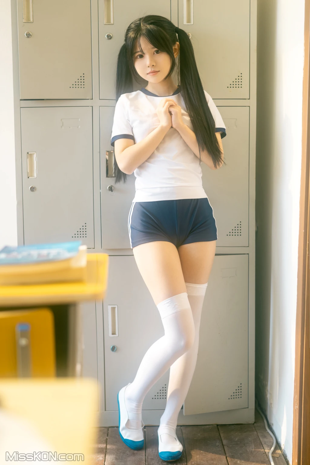 Coser@rua阮阮: 春の更衣室-体操服 (47 photos) 