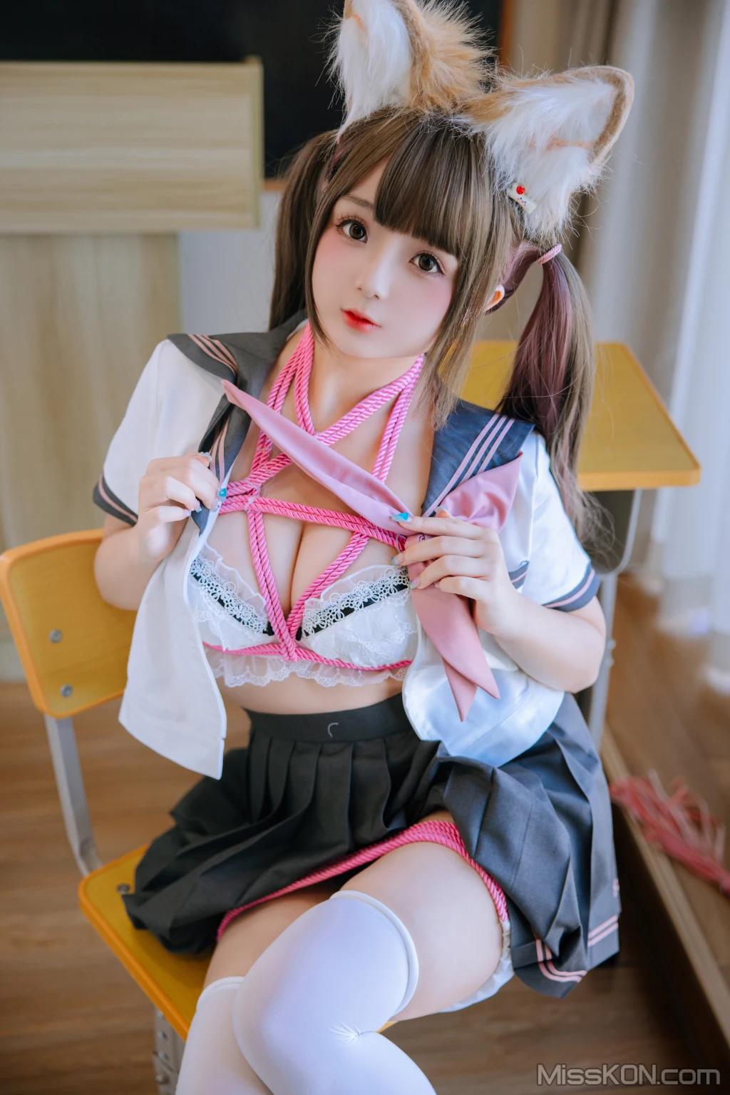 Coser@日奈娇: 课桌捆绑 (150 photos ) 12 Coser@日奈娇: 课桌捆绑 (150 photos ) 12