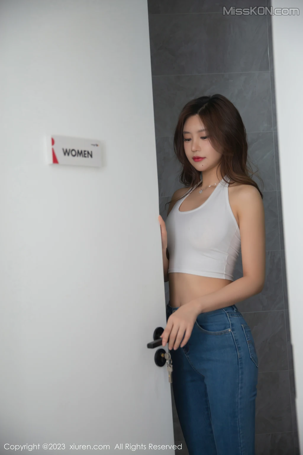 XIUREN No.6687 – 6694 (590 photos) 14 XIUREN No.6687 – 6694 (590 photos) 14