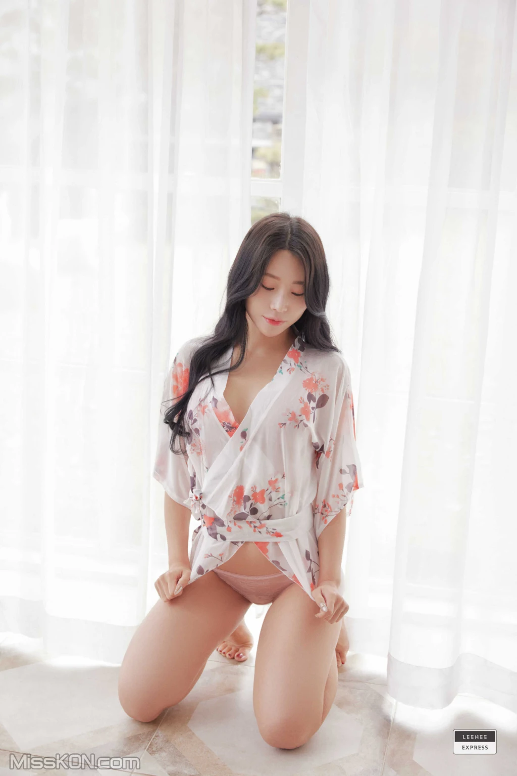 [LE] LEBE-224A: Futures (47 photos) 