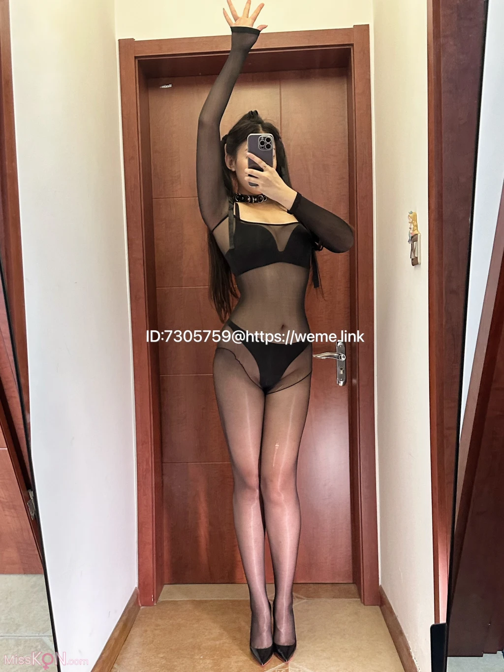 美邵女Baby: 油亮黑丝连体 (60 photos) 12 美邵女Baby: 油亮黑丝连体 (60 photos) 12