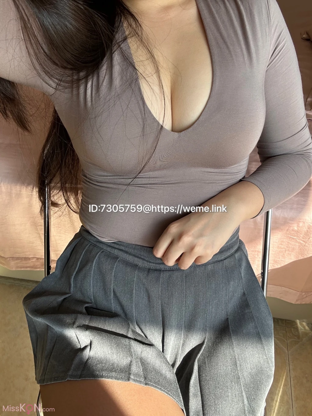 美邵女Baby: 棕色丝袜 (60 photos) 