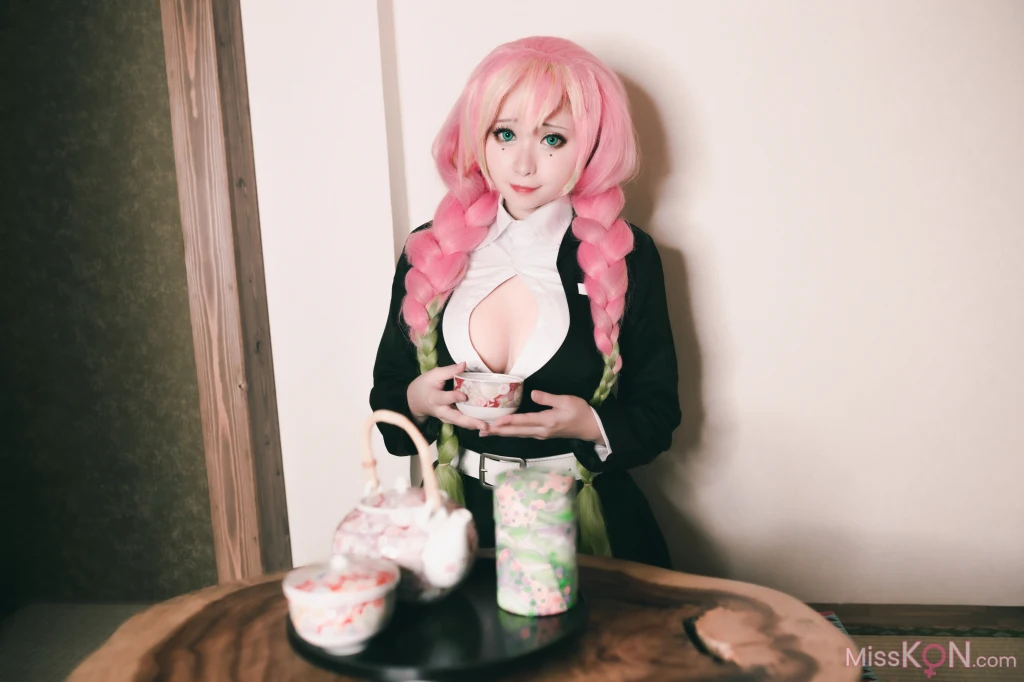 Coser@MeenFox: Mitsuri Kanroji (Onsen Version 18+) (36 photos) 