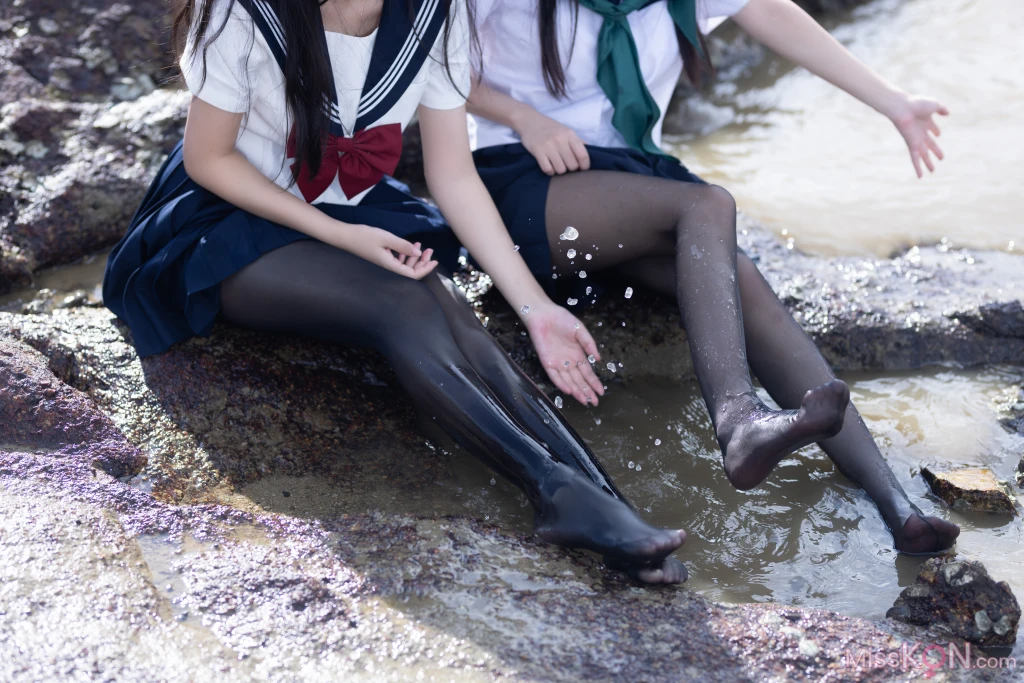 Coser@不呆猫 & 三無人型: 水手服百合黑丝 (51 photos ) 2 Coser@不呆猫 & 三無人型: 水手服百合黑丝 (51 photos ) 2