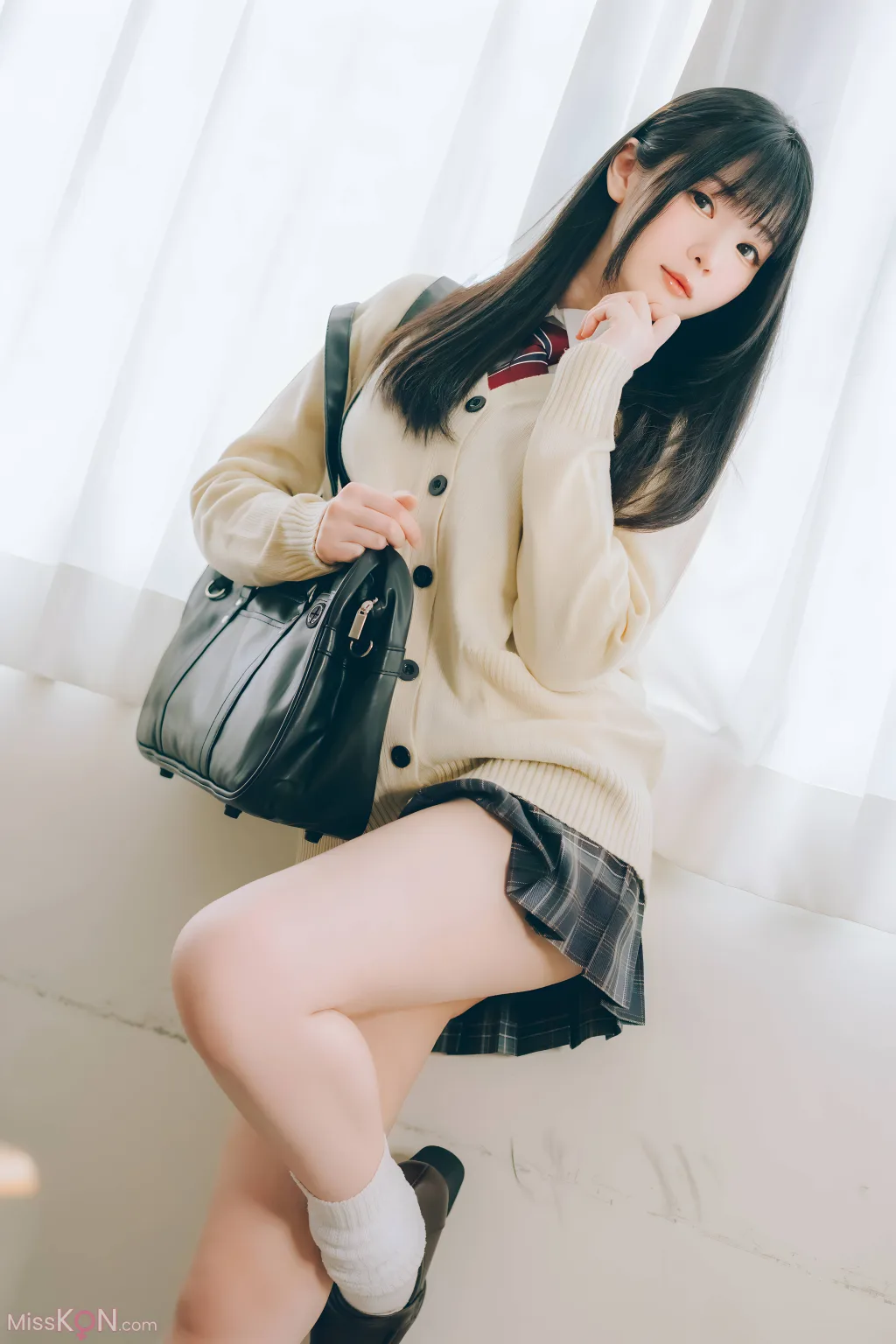 Coser@霜月shimo: DL版写真集 隣のサキュバス霜月さん！！Vol.01 (124 photos ) 