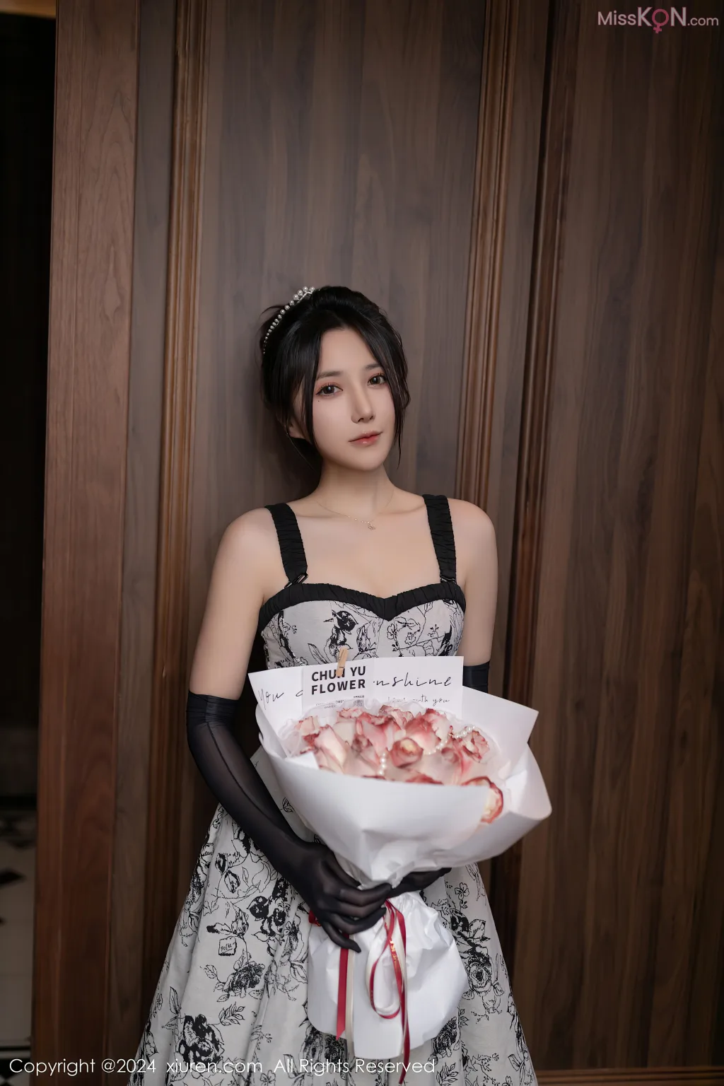 XIUREN No.8106 – 8115 (790 photos) 12 XIUREN No.8106 – 8115 (790 photos) 12