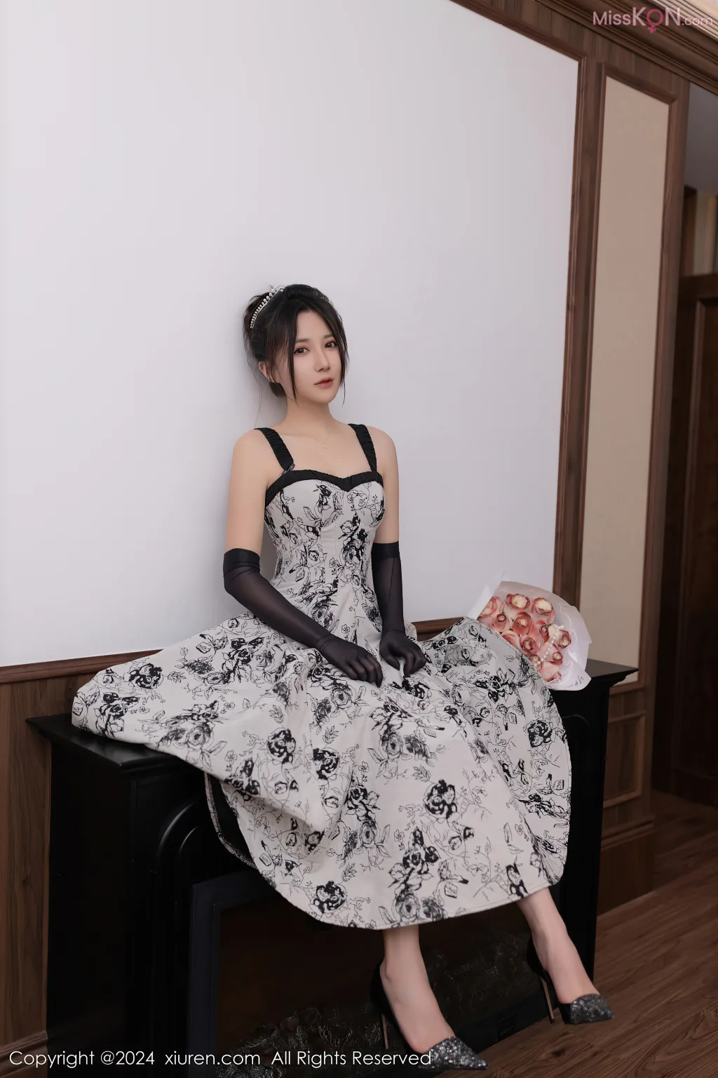 XIUREN No.8106 – 8115 (790 photos) 1 XIUREN No.8106 – 8115 (790 photos) 1
