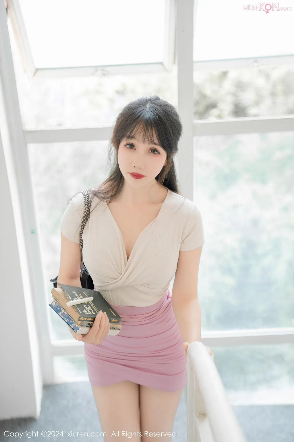 XIUREN No.8106 – 8115 (790 photos) 1 XIUREN No.8106 – 8115 (790 photos) 1