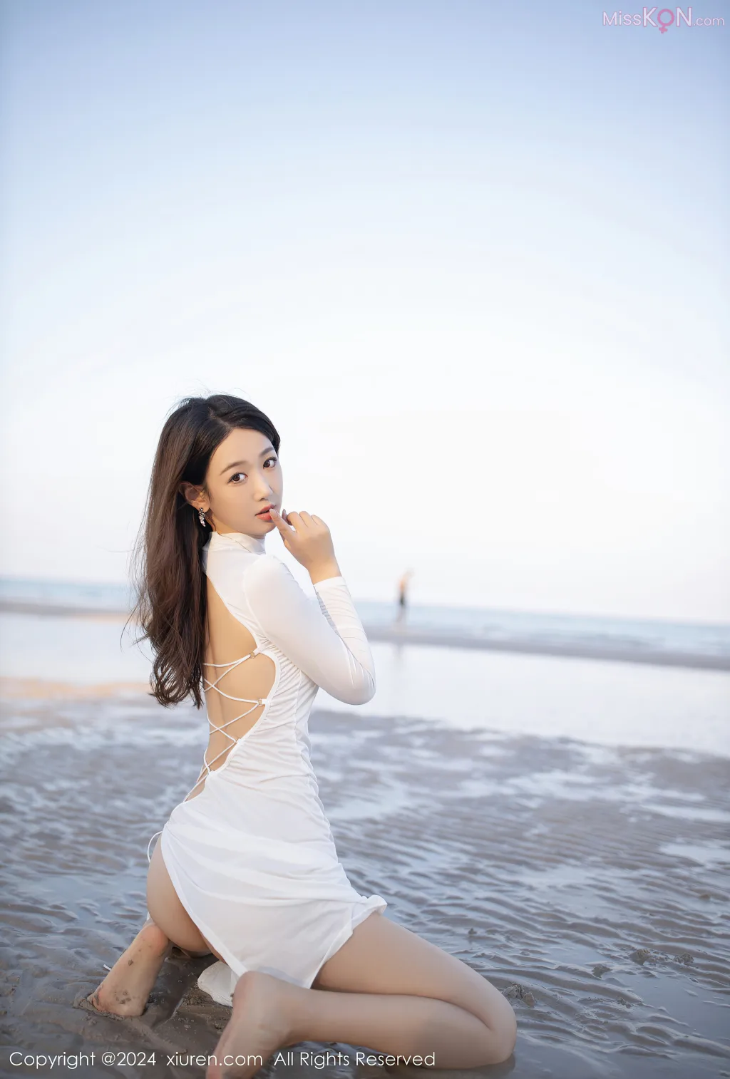 XIUREN No.8106 – 8115 (790 photos) 17 XIUREN No.8106 – 8115 (790 photos) 17