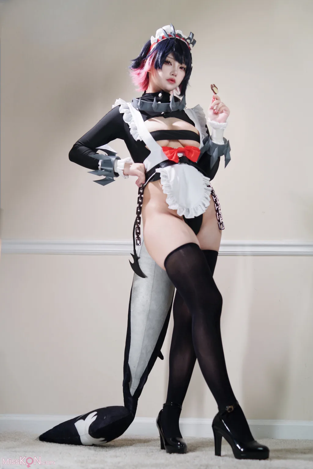 Coser@狐洛洛子: 鲨鱼妹 女仆 (40 photos) 