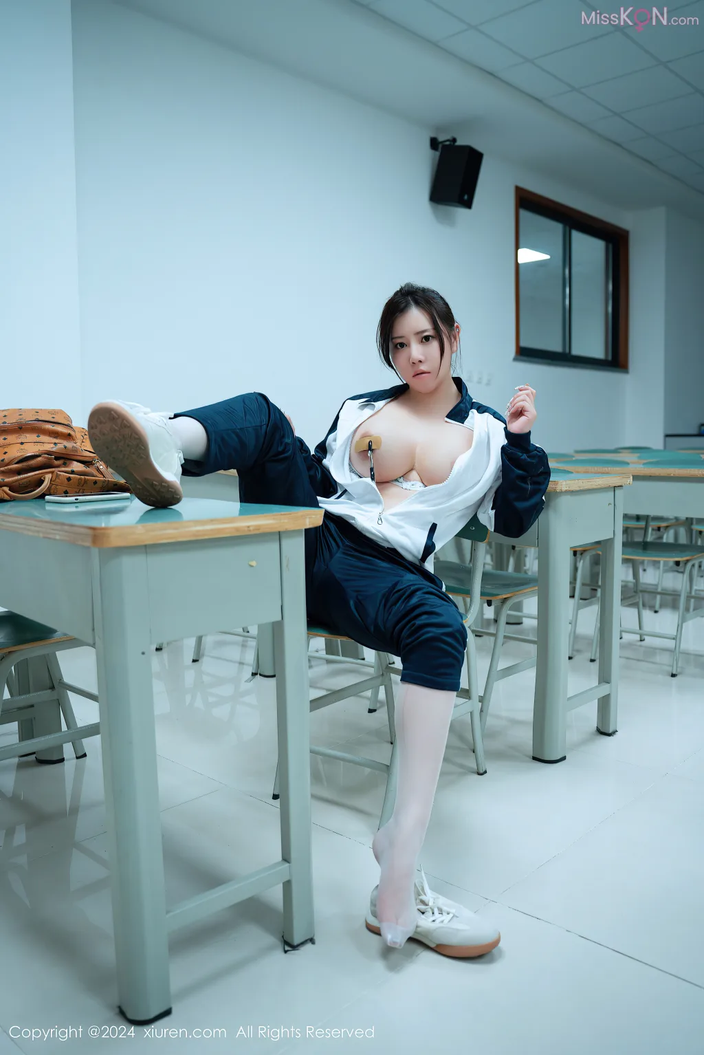 XIUREN No.8116 – 8125 (782 photos) 8 XIUREN No.8116 – 8125 (782 photos) 8