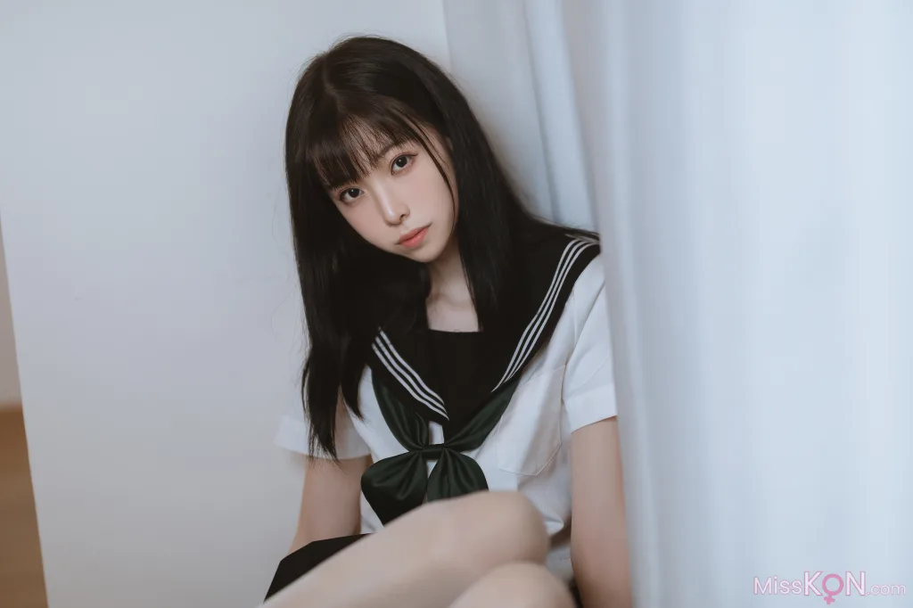 Coser@许岚LAN: 白丝水手服 (40 photos) 
