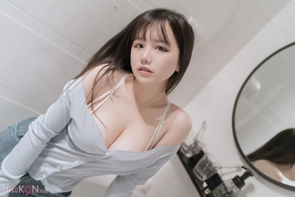 Coser@阿半今天很开心: 住在隔壁的太太 (37 photos) 