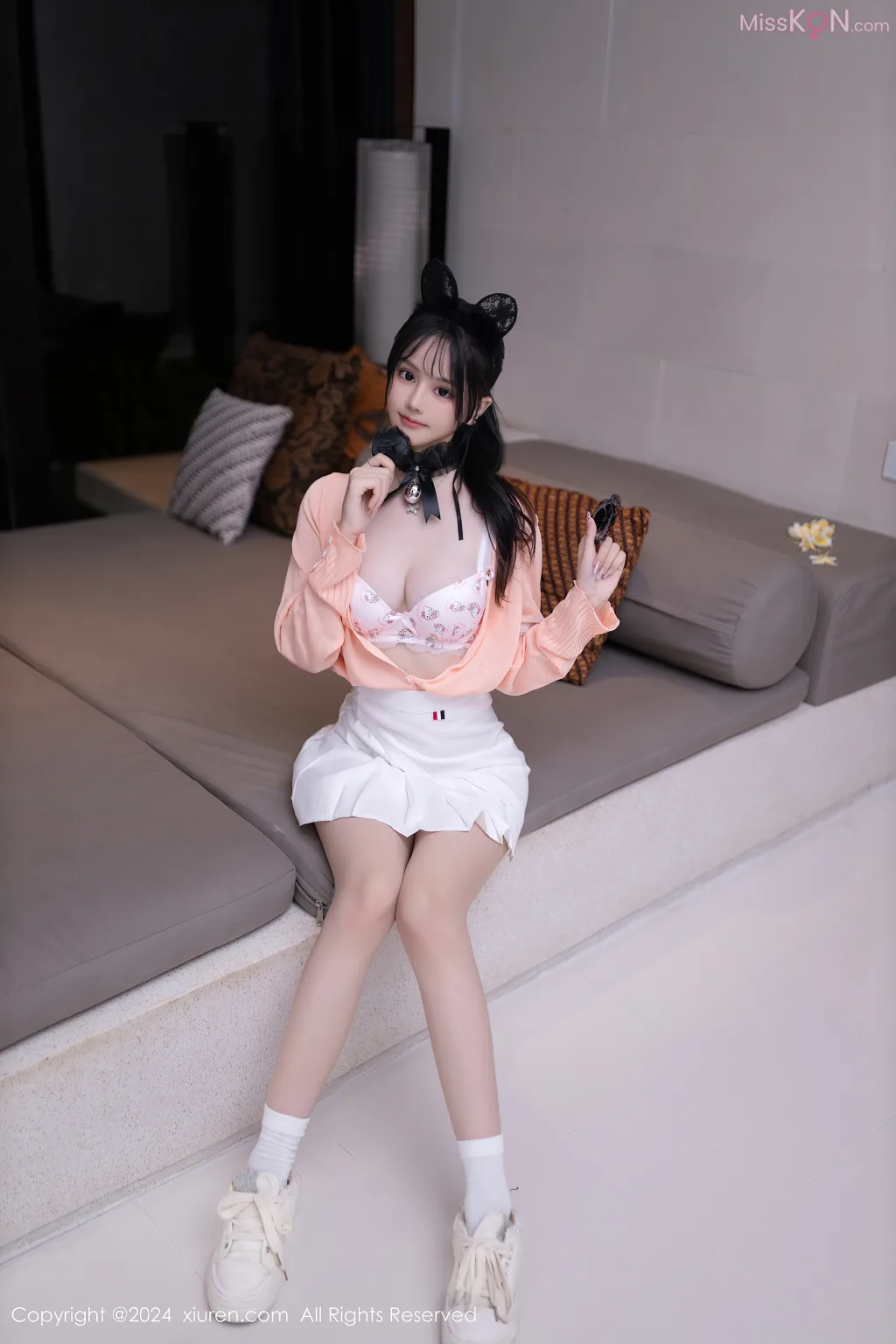 XIUREN No.8136 – 8145 (800 photos) 12 XIUREN No.8136 – 8145 (800 photos) 12