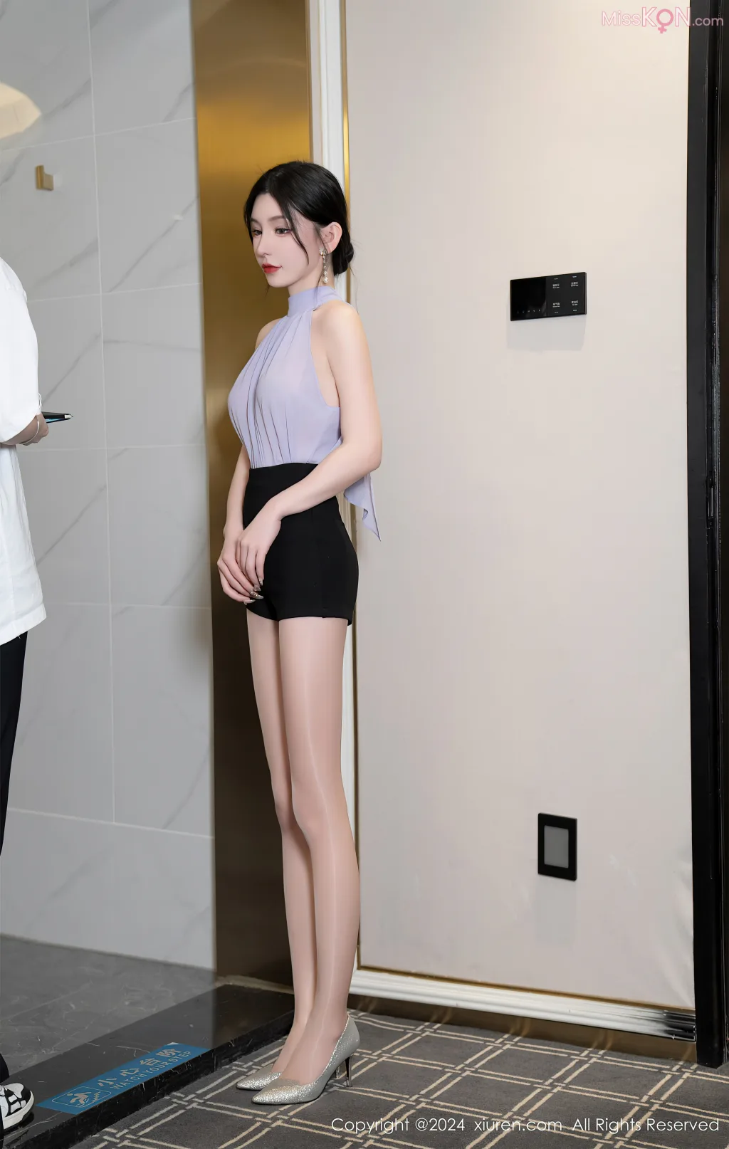 XIUREN No.8136 – 8145 (800 photos) 