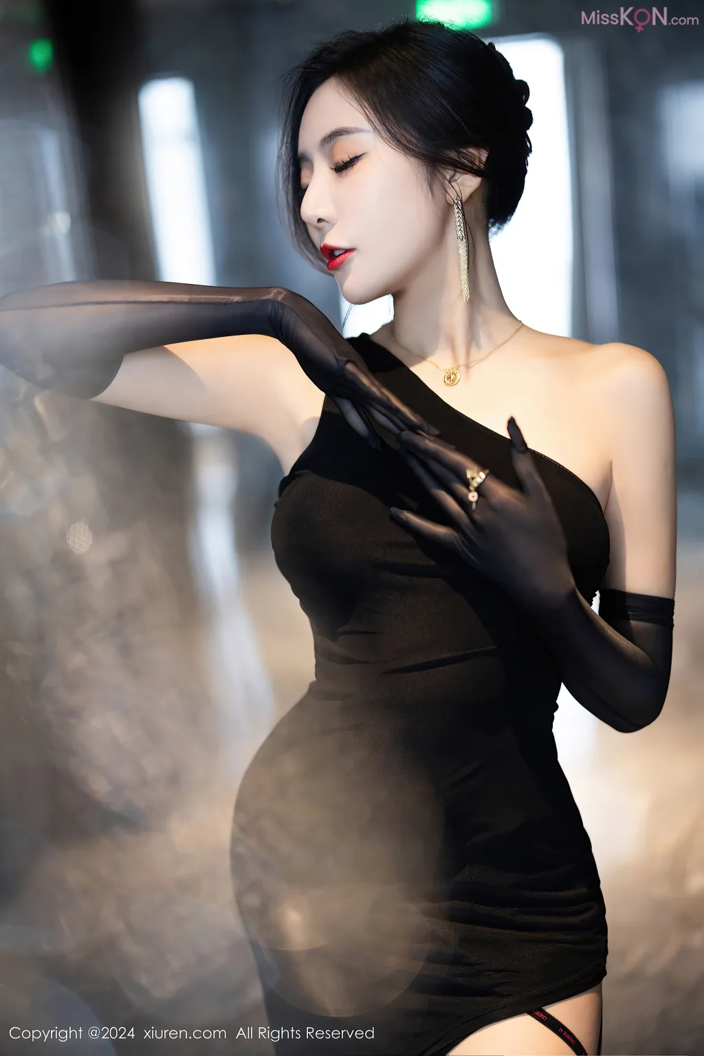 XIUREN No.8186 – 8195 (709 photos) 12 XIUREN No.8186 – 8195 (709 photos) 12