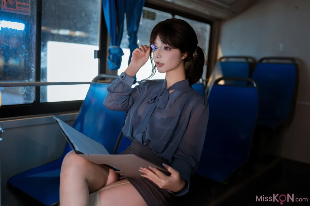 Coser@yuuhui玉汇: 夜班族 (148 photos ) 10 Coser@yuuhui玉汇: 夜班族 (148 photos ) 10