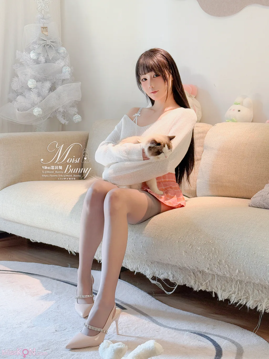 Coser@黏黏团子兔: 情人节特辑 浪漫假日 (76 photos ) 