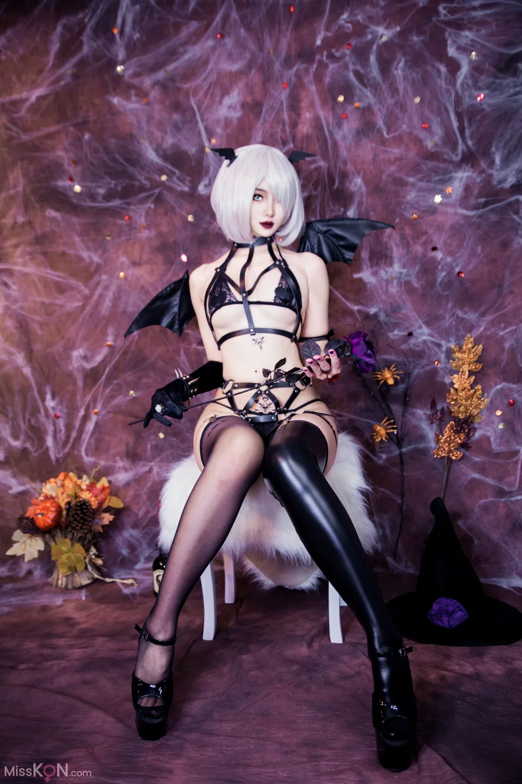 Coser@MisswarmJ: Goth 2B Halloween Special (52 photos) 