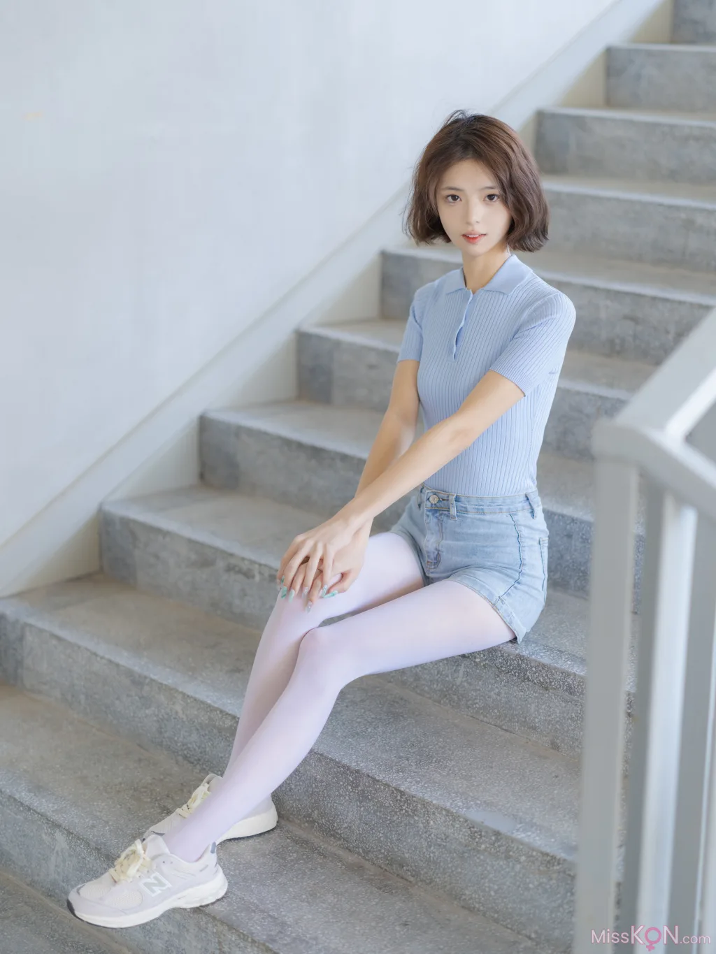 [森萝财团写真] 媛媛 试拍 15D超薄白丝 (60 photos ) 