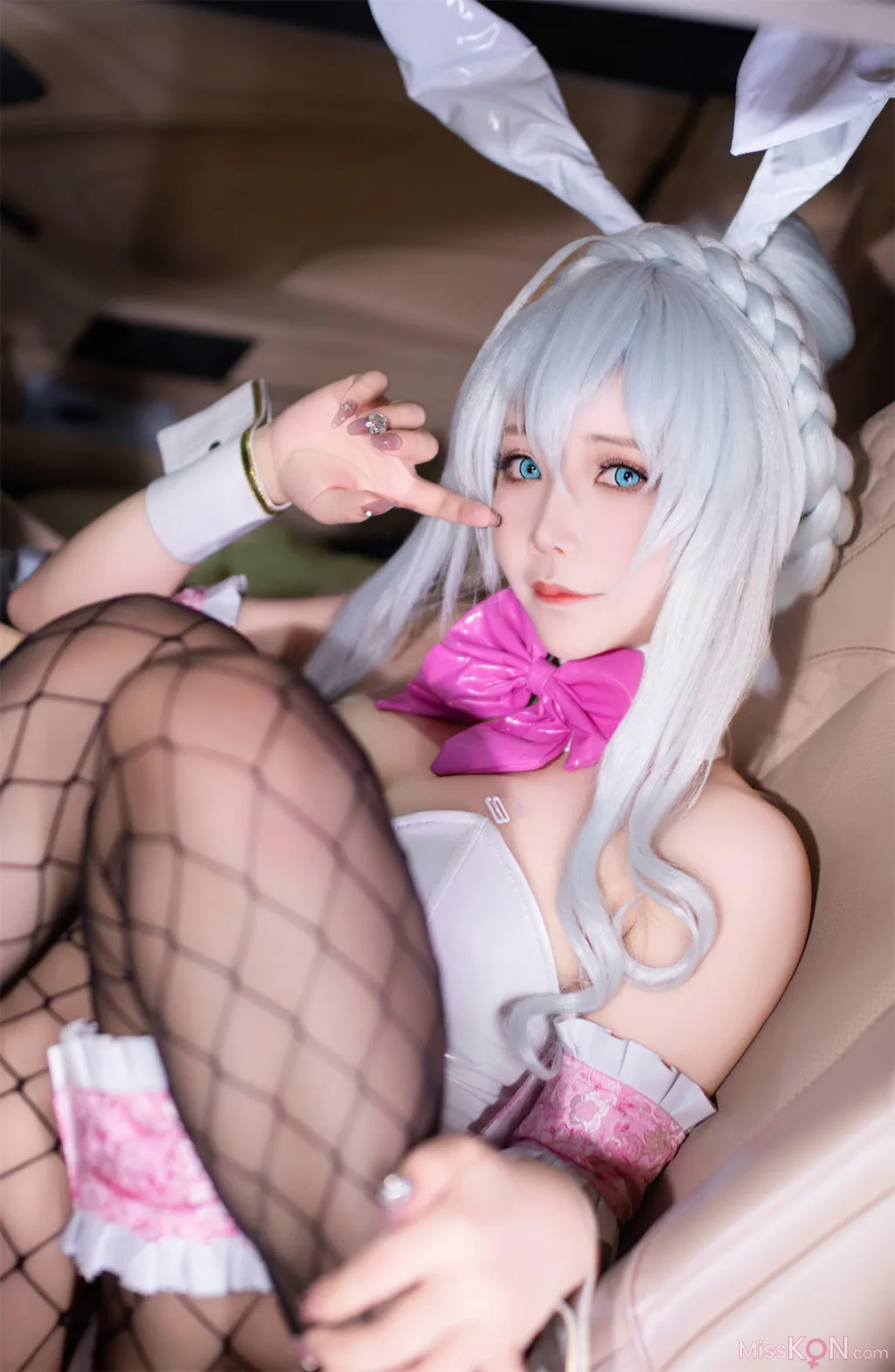 Coser@抱走莫子aa: 雪女跑车兔女郎 (27 photos) 