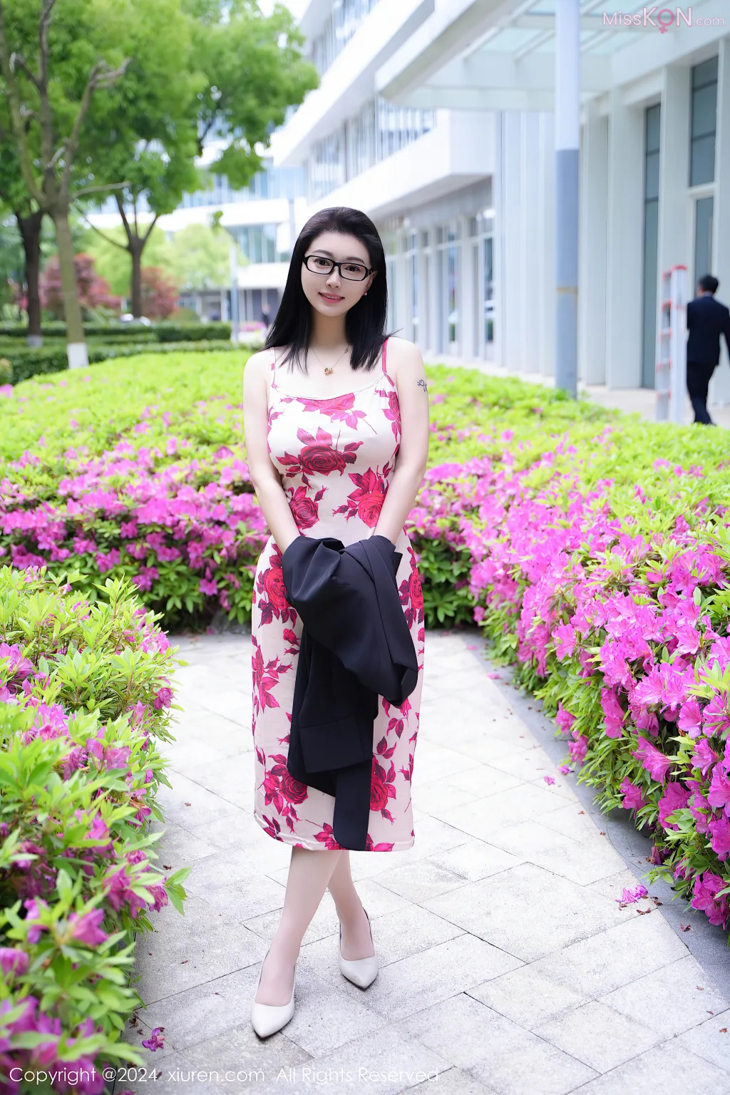 XIUREN No.8466 – 8475 (785 photos) 8 XIUREN No.8466 – 8475 (785 photos) 8