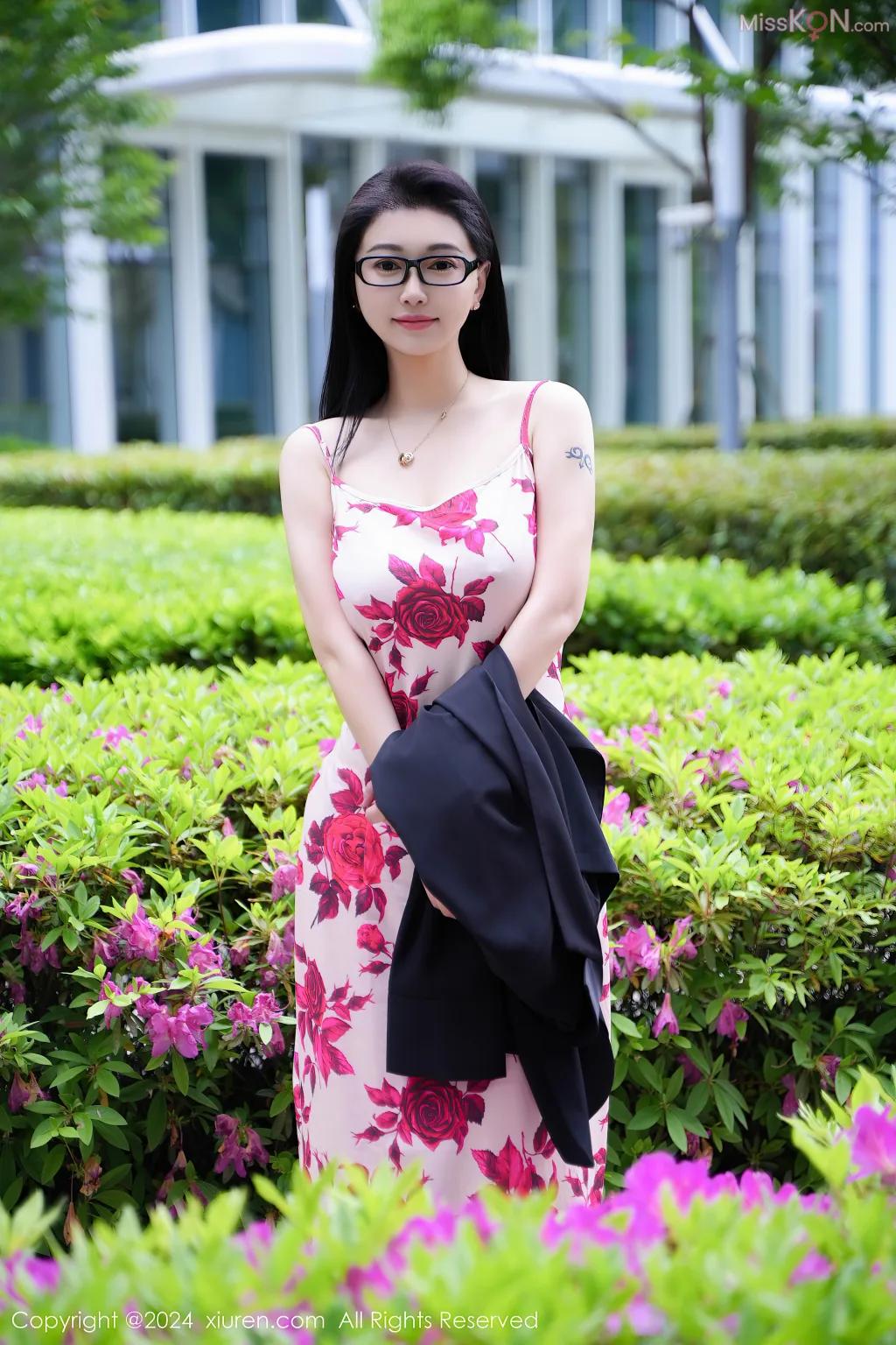 XIUREN No.8466 – 8475 (785 photos) 0 XIUREN No.8466 – 8475 (785 photos) 0