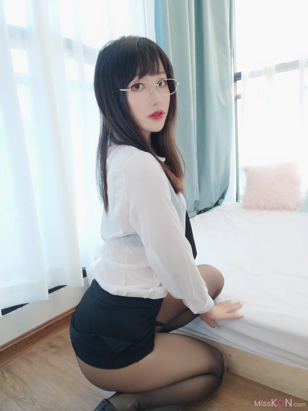 Coser@木之本果: 秘書さんは退勤後です (108 photos ) 10 Coser@木之本果: 秘書さんは退勤後です (108 photos ) 10