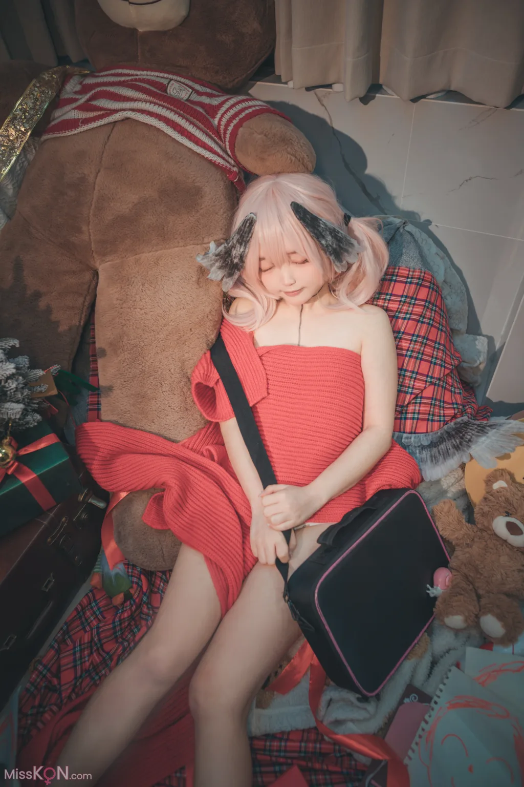 Coser@神沢永莉: 请签收小春的礼物 (92 photos ) 