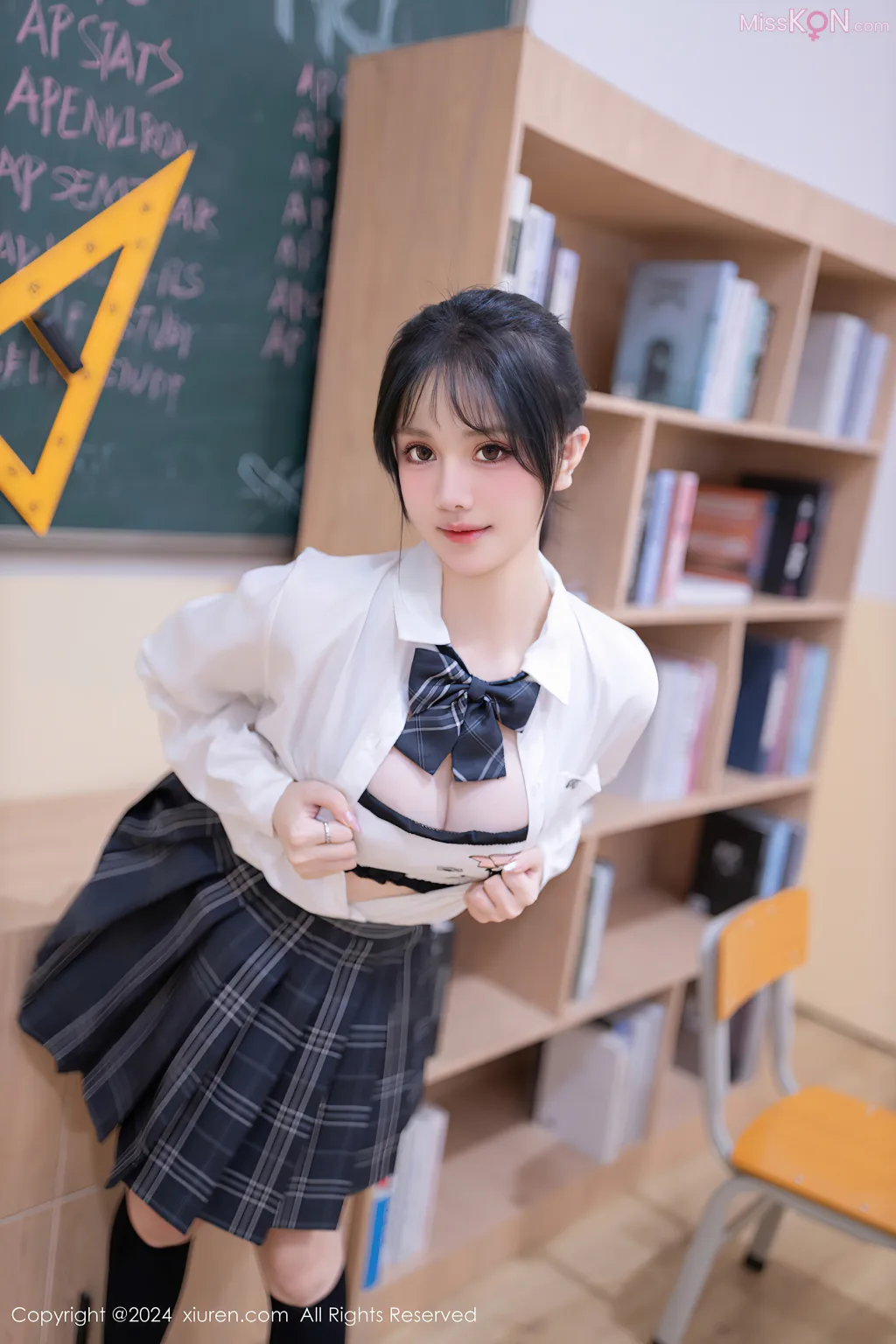 XIUREN No.8056 – 8065 (790 photos) 6 XIUREN No.8056 – 8065 (790 photos) 6