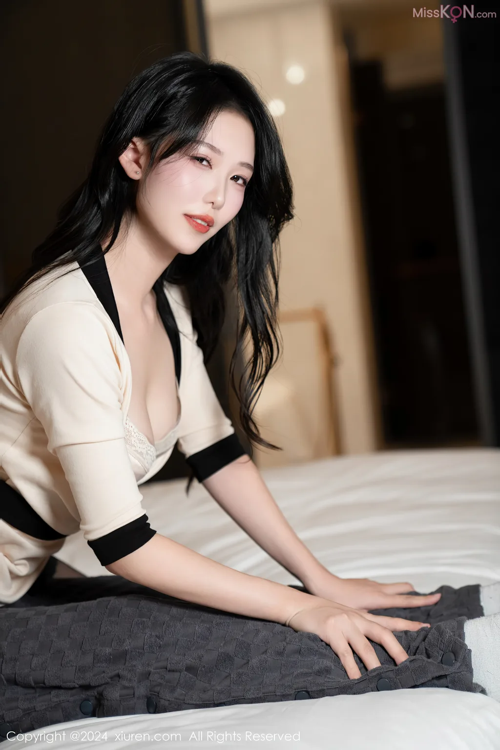 XIUREN No.8016 – 8025 (806 photos) 16 XIUREN No.8016 – 8025 (806 photos) 16