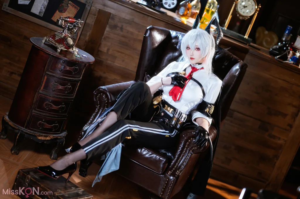 Coser@瓜希酱: 鸣潮 赞妮 (20 photos)