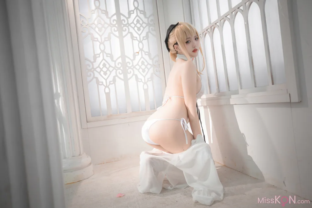 Coser@阿薰kaOri: FGO 白Saber (50 photos)