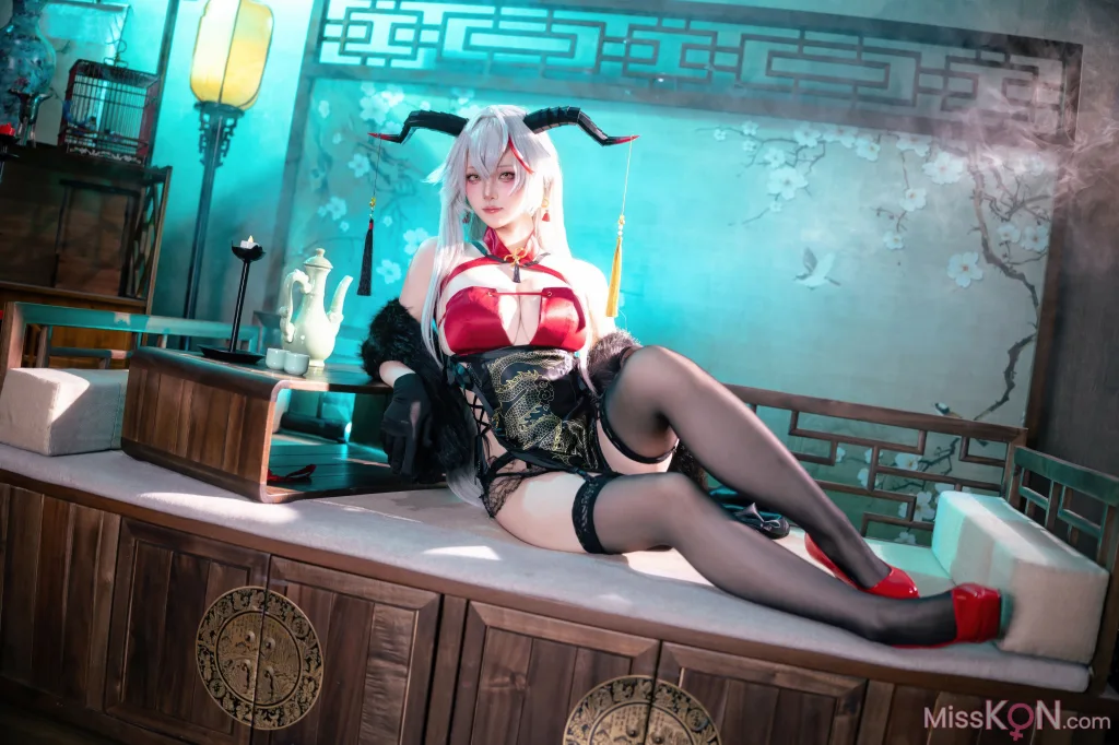 Coser@屿鱼: 碧蓝航线 埃吉尔旗袍 (50 photos)