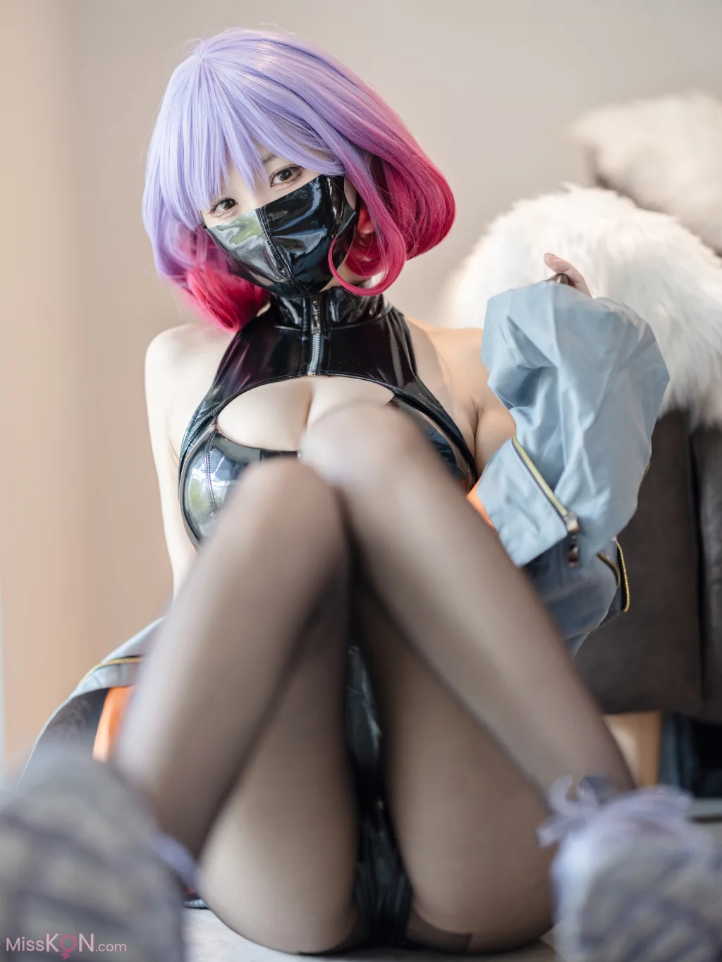 Coser@小仓千代w: 露娜 高开叉运动鞋 (24 photos)